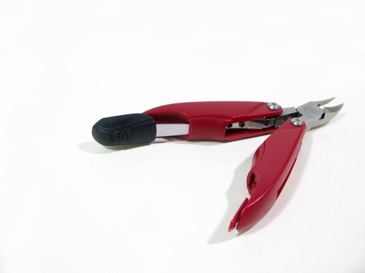 image-Foldable 3-in-1 Nail Clippers - Multifunctional Design