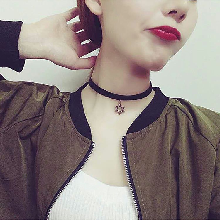 image-Pearl Square Diamond Necklace - Black Short Chain