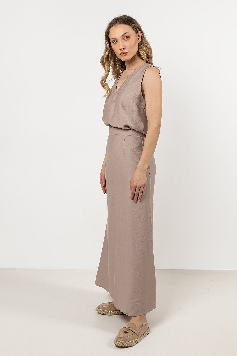 image-Awama Long Flared Skirt with Slit