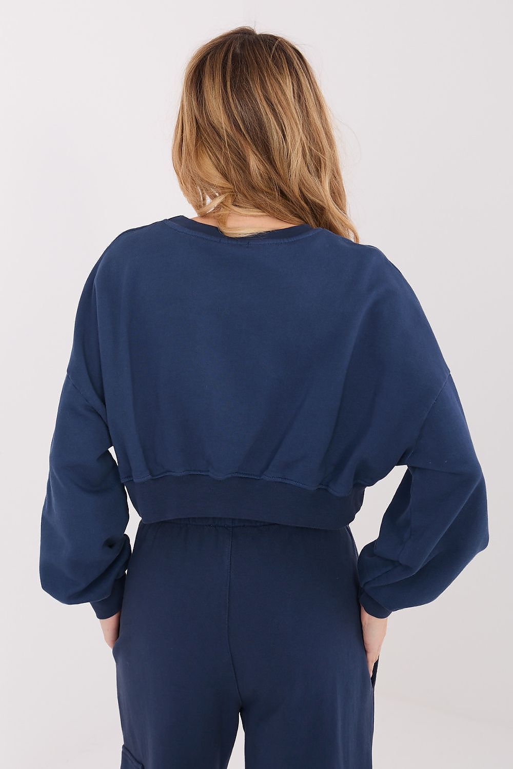 image-Women's Casual Cropped Sweatshirt - Cotton Blend One Size 