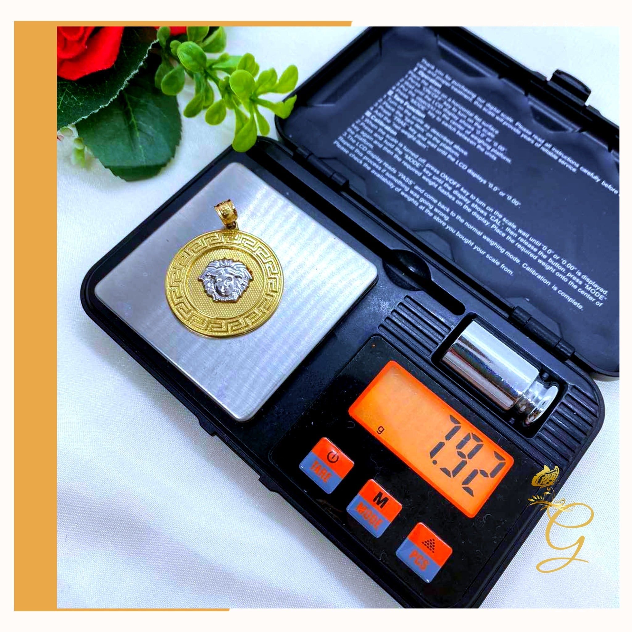 image-10K Yellow Gold Pendant - 7.92g