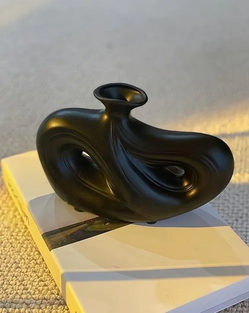 image-Handmade Abstract Ceramic Flower Vase - Black Contemporary Decor