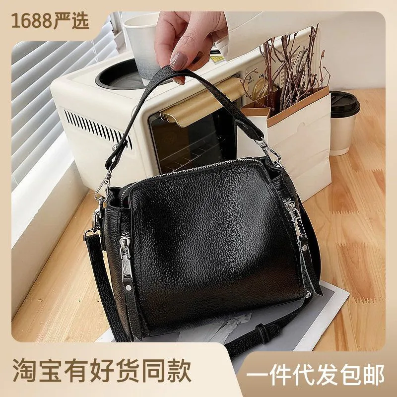 image-Genuine Leather Bucket Bag - Black Large Capacity