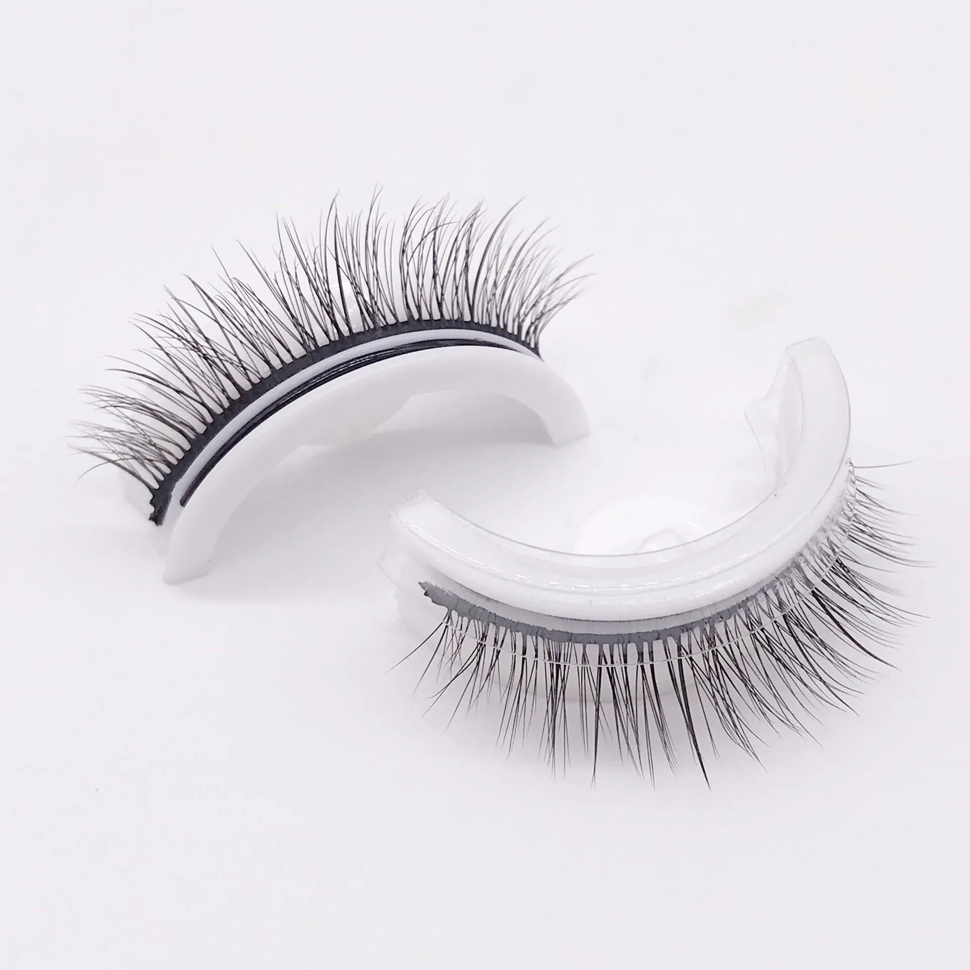 image-Reusable Self-Adhesive False Eyelashes - Thick 