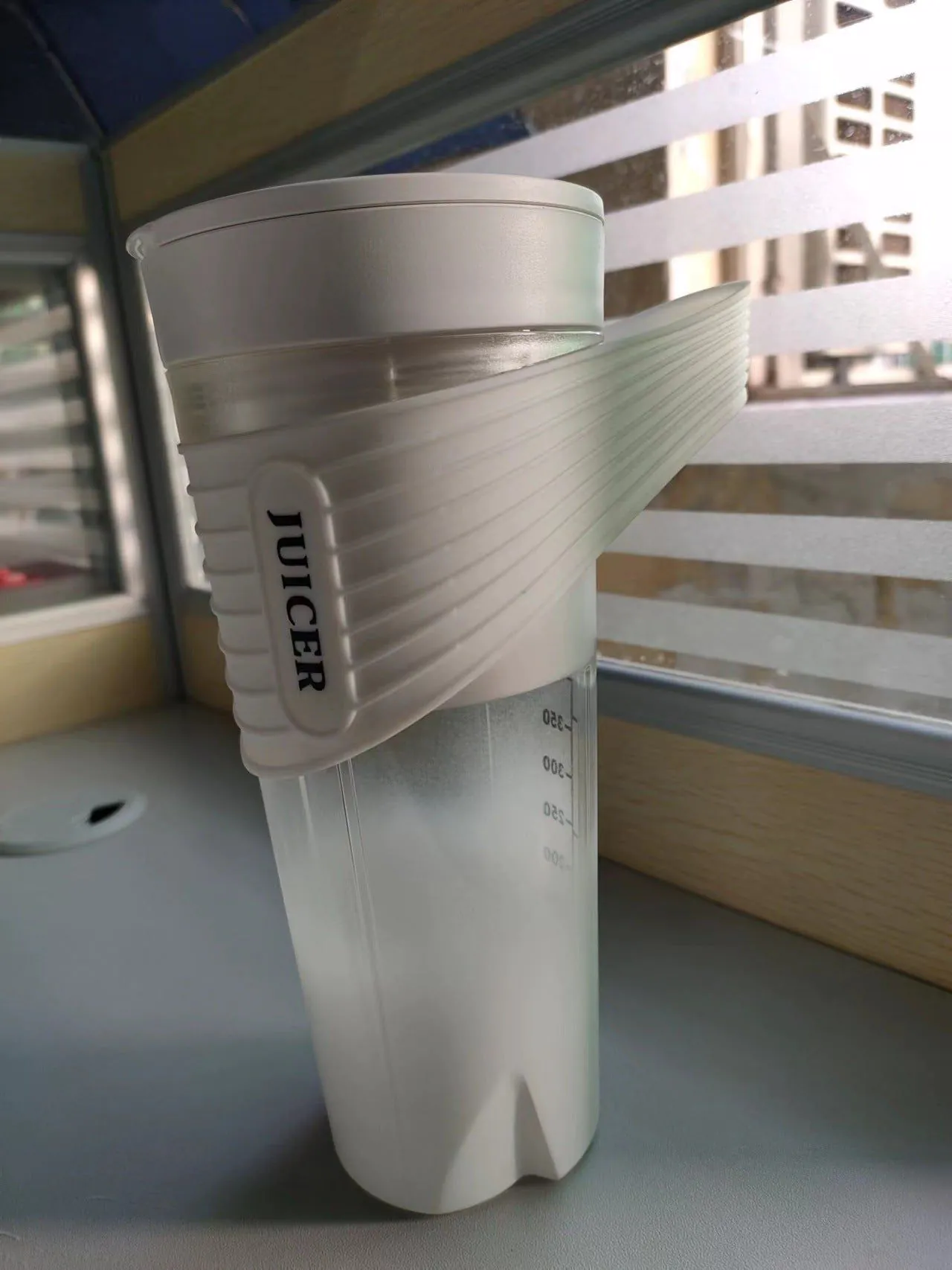 image-Portable Electric Juicer Cup 600ml Sky Blue