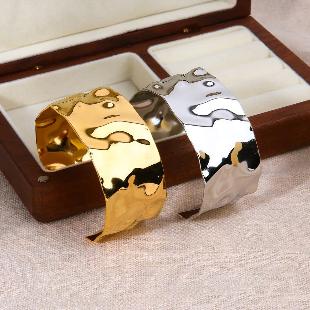 image-Stainless Steel Bracelet - Gold Hammer Pattern