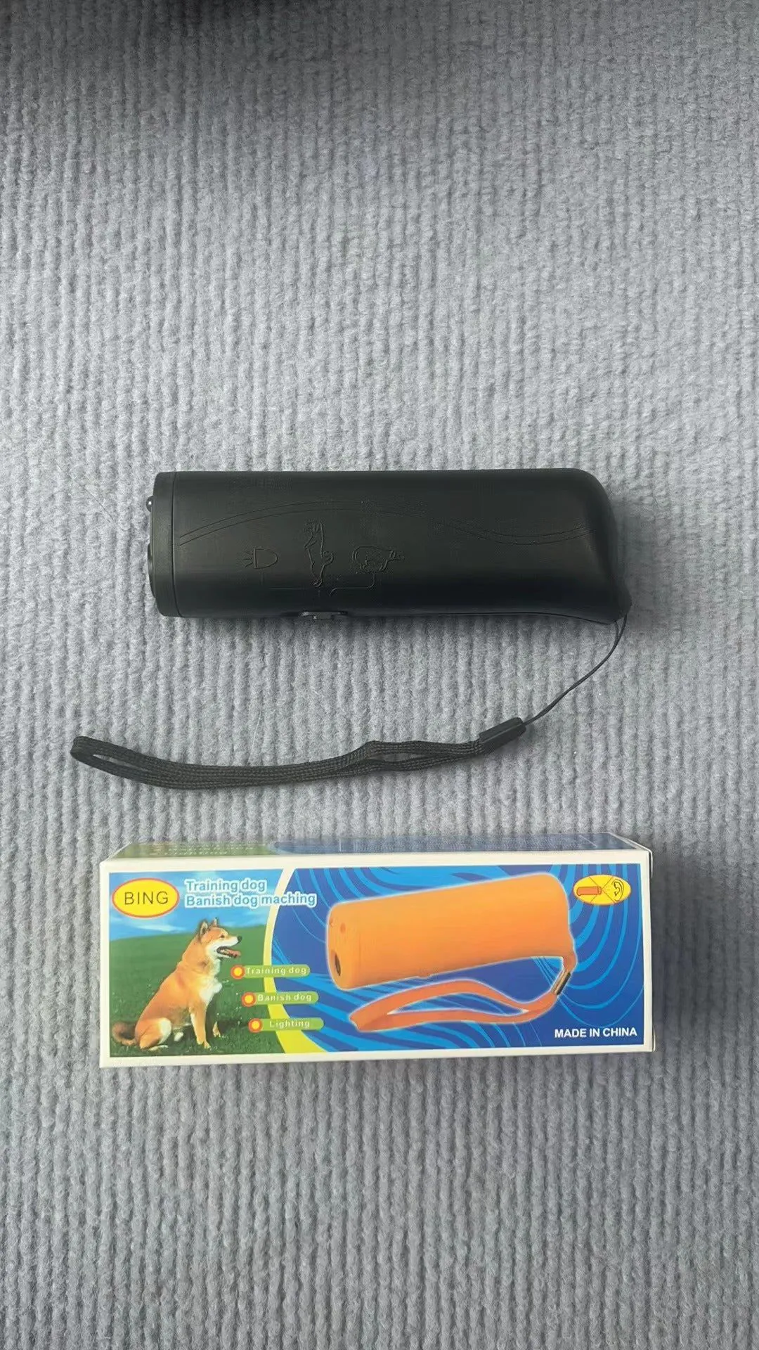 image-Portable Ultrasonic Dog Repeller Flashlight - Black